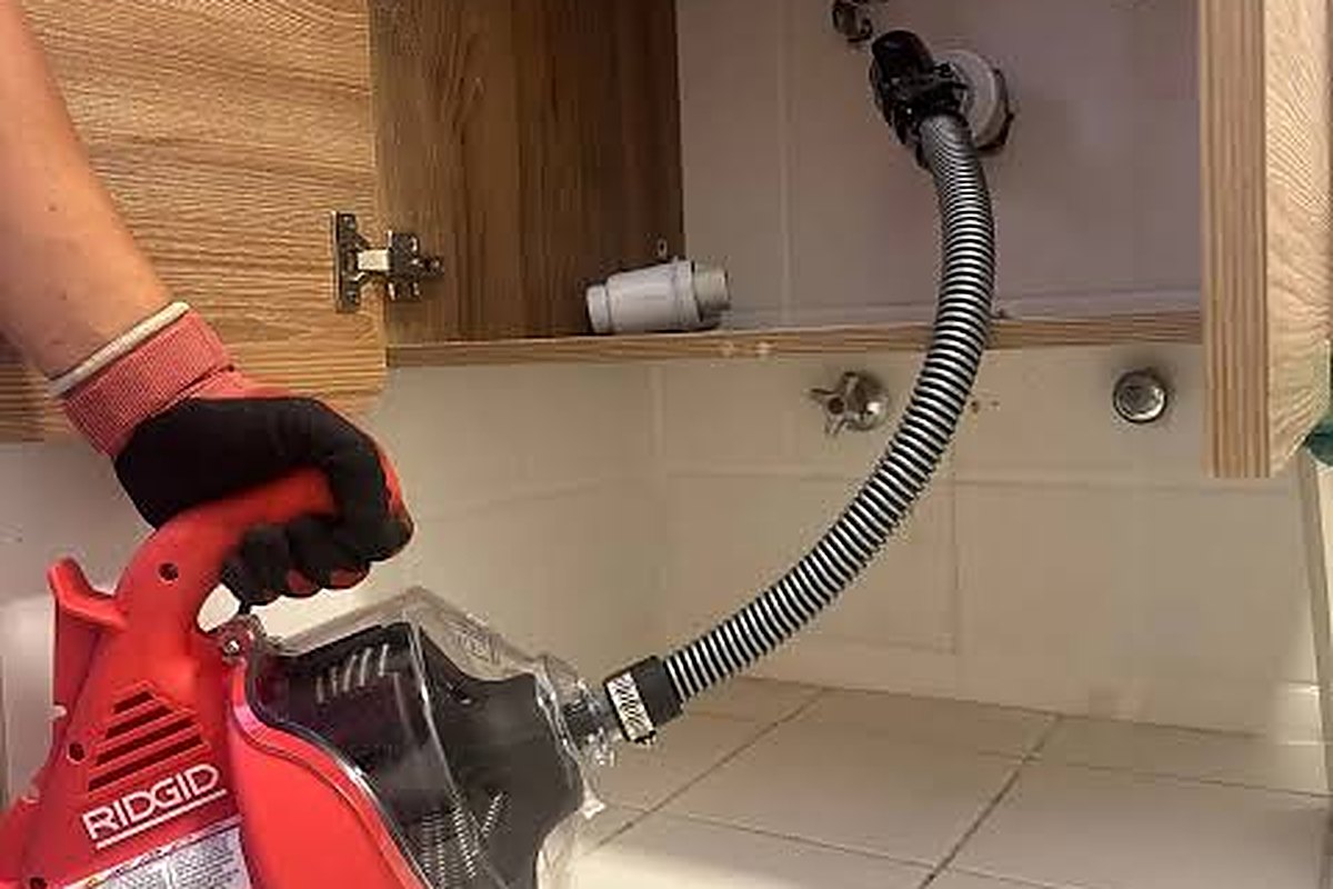 Destape de lavaplatos en Santiago con máquina eléctrica